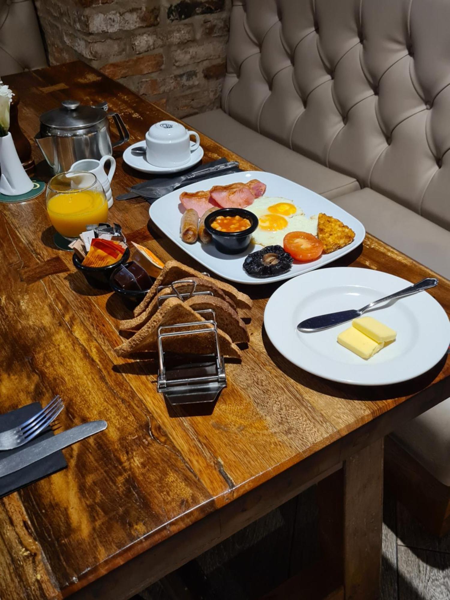 Oddfellows Hotel Carlton  Екстериор снимка